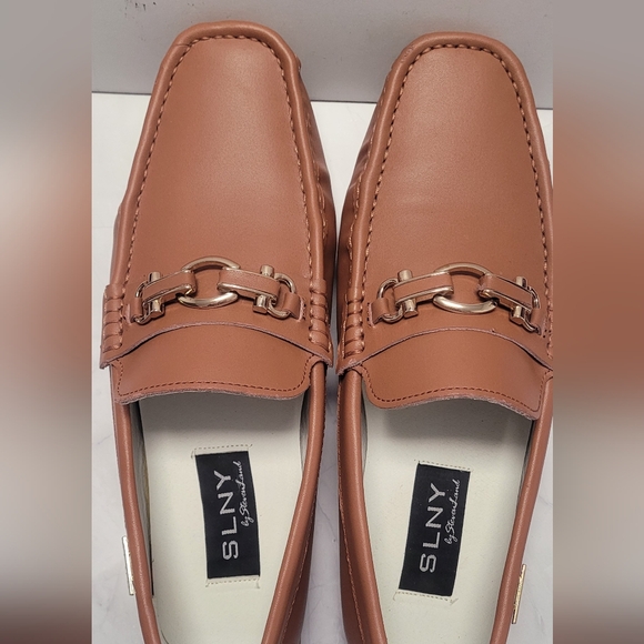 SLNY  By STEVEN LAND Men\'s Tan Loafers with Gold Accent.